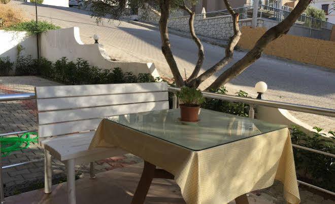 Cicek Apart Hotel Çeşme Exterior foto